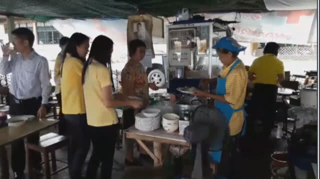 "ป้าจี๋" ดีใจ 13 หมูป่ารอดชีวิต ทำอาหารเลี้ยงฟรี ฉลองให้กับน้องๆ ออกจากถ้ำได้อย่างปลอดภัย