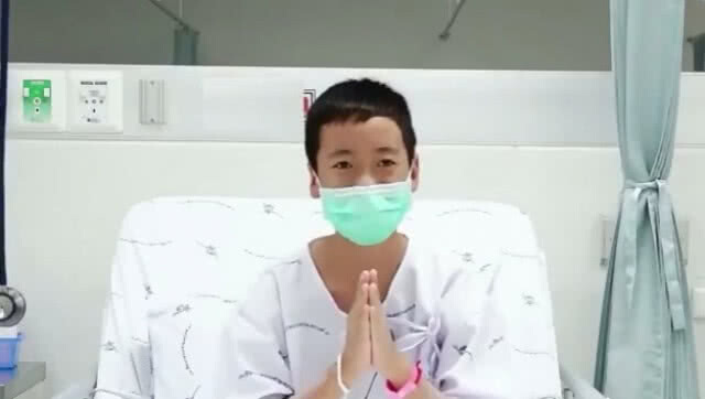 คลิป 13 หมูป่า ทักทาย "ผมสบายดี-แข็งแรงแล้ว"