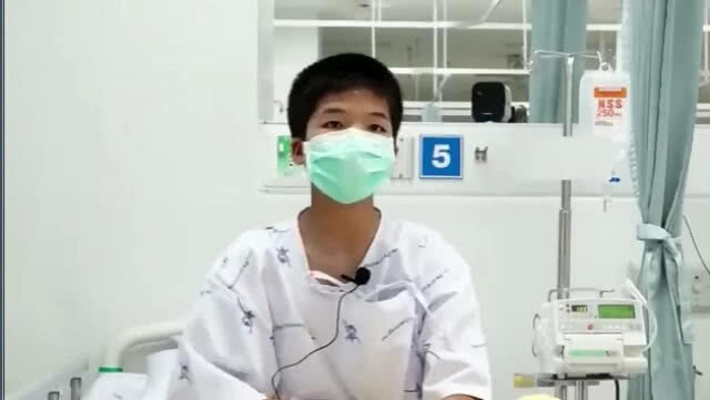 คลิป 13 หมูป่า ทักทาย "ผมสบายดี-แข็งแรงแล้ว"