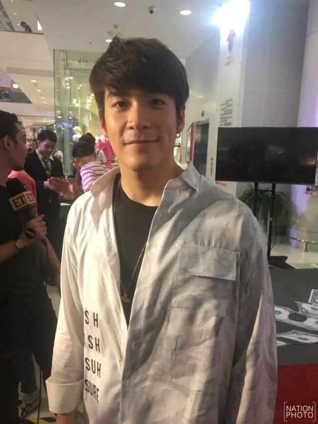 "อาเล็ก" ยิ้มแป้น! ชวน "เต้ย" ร่วมทำบุญบ้านกับครอบครัว