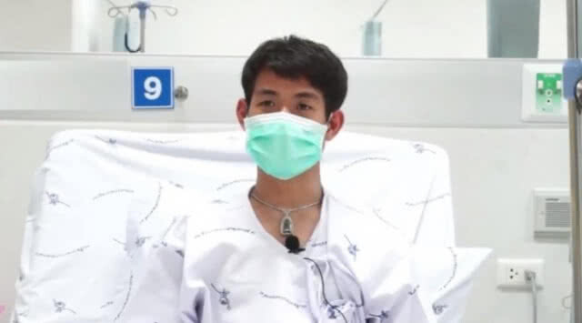 (คลิป) สาวๆชาวเน็ตแห่คอมเมนท์ หลัง "โค้ชเอก" ลั่น อยากกิน "ข้าวผัดหมูกรอบ"