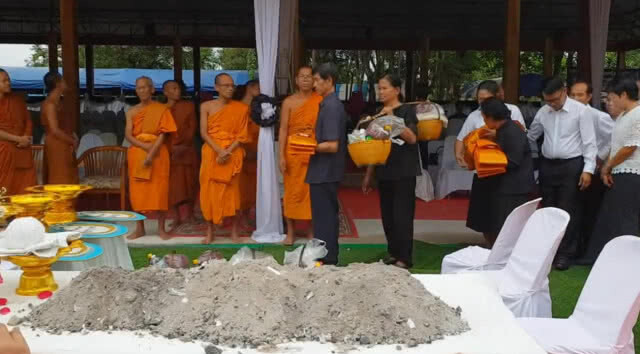 (คลิป) พิธีเก็บเถ้ากระดูก น.ต.แซม