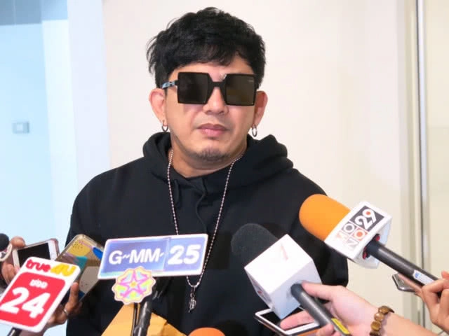 "พจน์ อานนท์" โร่แจ้งมือดีแปลงโปสเตอร์หนัง สร้างกระแส 13 หมูป่าติดถ้ำ