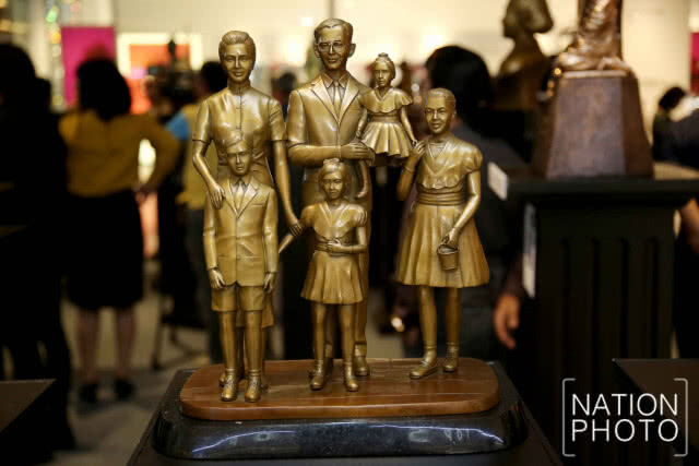 นิทรรศการ "เทิดไท้พระราชวงศ์จักรี" เนื่องในวโรกาสเฉลิมพระชนมพรรษา สมเด็จพระเจ้าอยู่หัว (ชมภาพชุด)