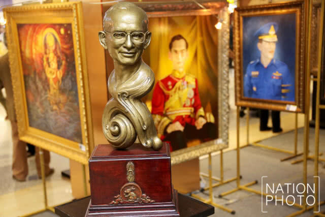 นิทรรศการ "เทิดไท้พระราชวงศ์จักรี" เนื่องในวโรกาสเฉลิมพระชนมพรรษา สมเด็จพระเจ้าอยู่หัว (ชมภาพชุด)