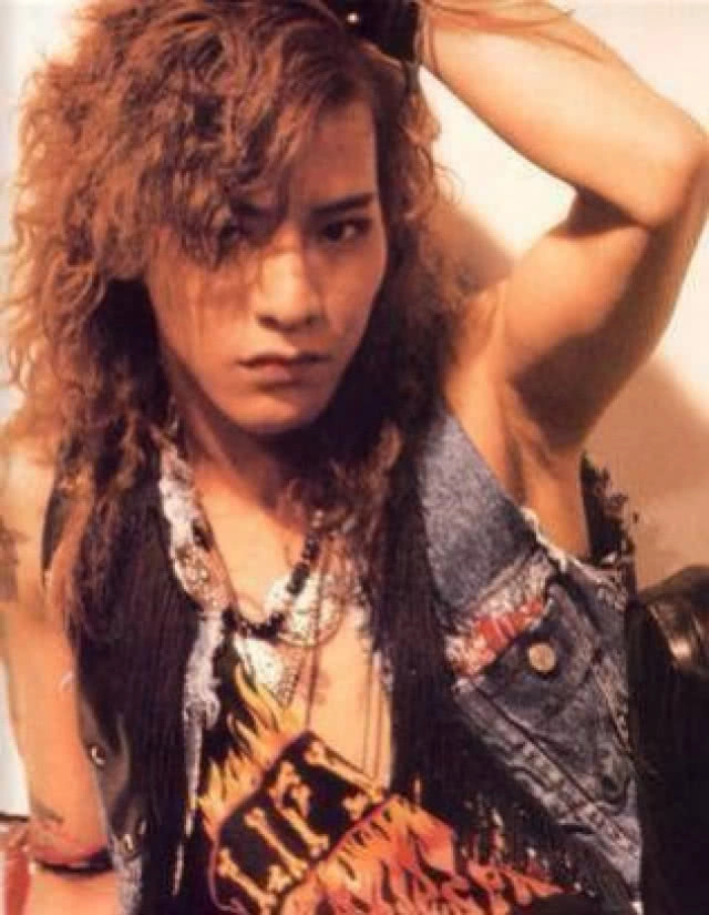 17 ก.ค. 2554  อดีตสมาชิกวง X Japan  ผูกคอลาโลกตามรอย "ฮิเดะ"