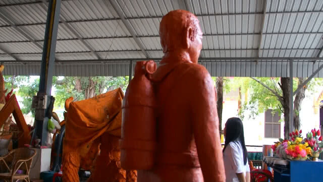นักท่องเที่ยว คึกคัก!! แห่เซลฟี่เทียนจ่าแซม