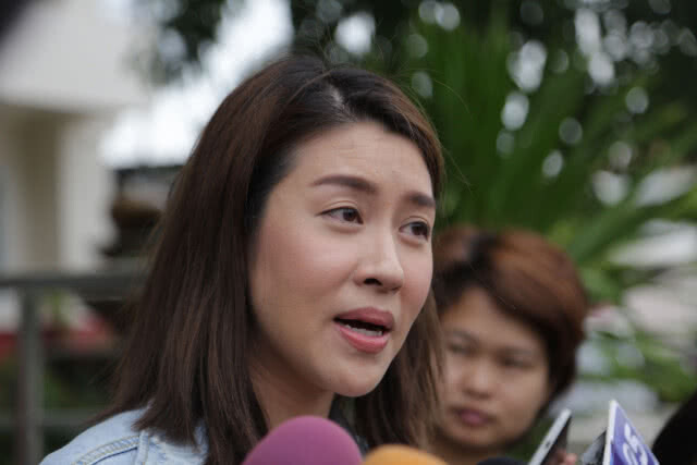 เคลียร์ไม่จบ!!! "เชียร์ ฑิฆัมพร" โร่เเจ้งความเจ้าของสุนัขคู่กรณีบุกกัดเจ้าตูบตัวโปรดถึงบ้าน(คลิป)