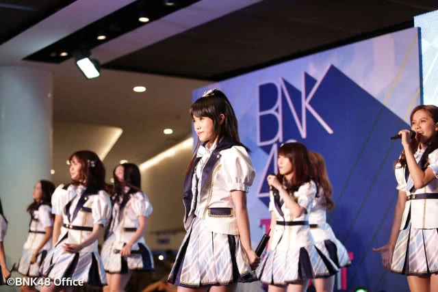 ย้อนชมบรรยากาศ วันเดบิ๊วท์ BNK 48 รุ่นแรก
