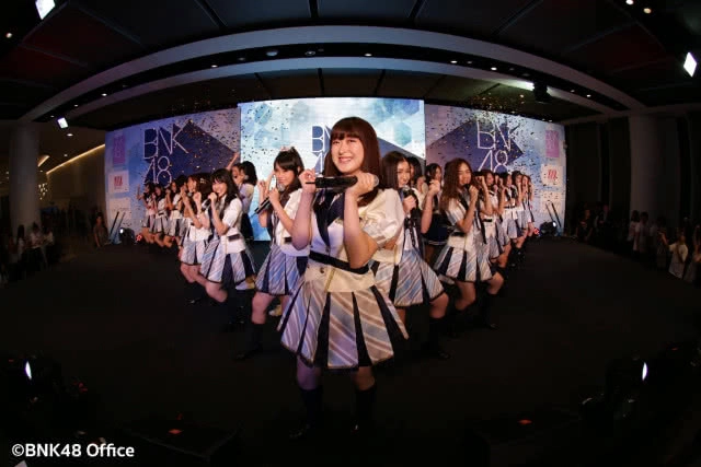 ย้อนชมบรรยากาศ วันเดบิ๊วท์ BNK 48 รุ่นแรก