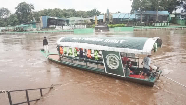 พายุฝนถล่ม! ชายแดน-แม่น้ำเมยใกล้ล้นตลิ่ง  (มีคลิป)