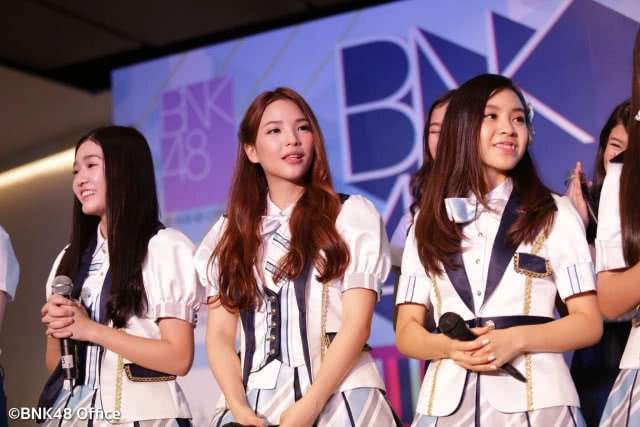 ย้อนชมบรรยากาศ วันเดบิ๊วท์ BNK 48 รุ่นแรก