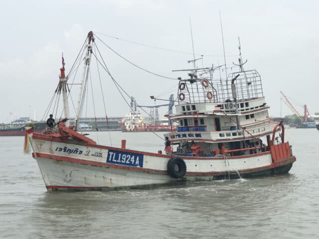 เจ้าท่าเตรียมเรียกไต๋เรือสอบหาเรือสินค้าชนแล้วหนี