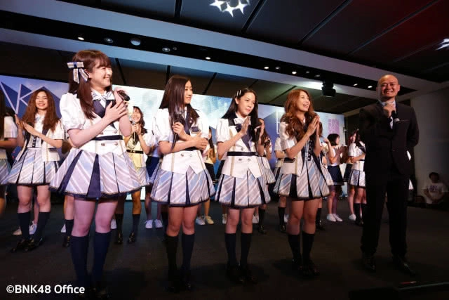 ย้อนชมบรรยากาศ วันเดบิ๊วท์ BNK 48 รุ่นแรก