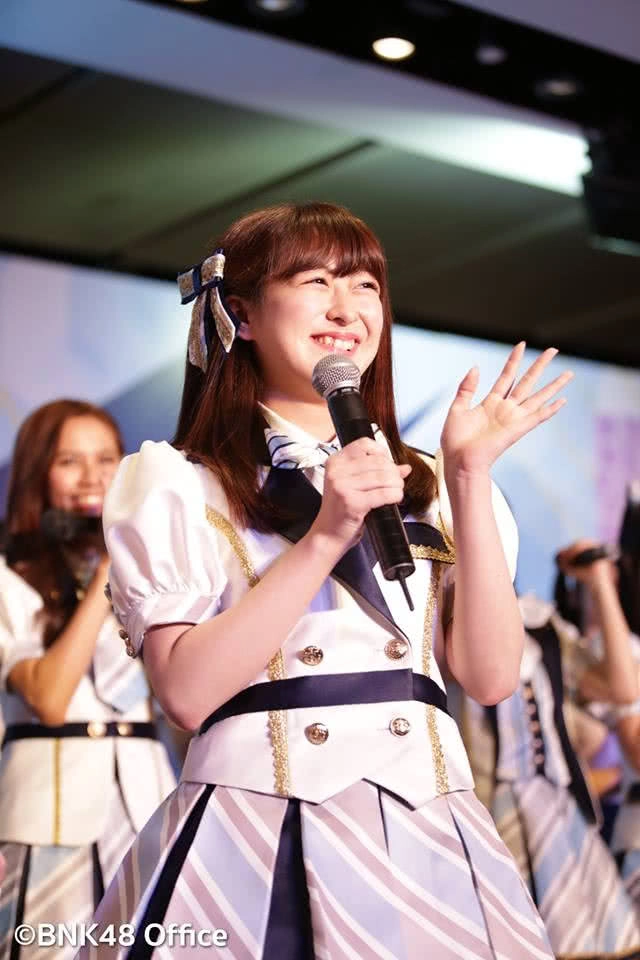 ย้อนชมบรรยากาศ วันเดบิ๊วท์ BNK 48 รุ่นแรก