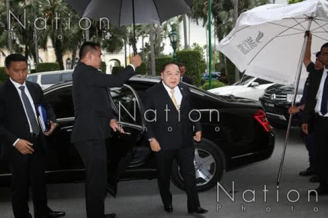 "บิ๊กป้อม" ยันไม่มีทหารรับใช้ แค่ยืมตัว