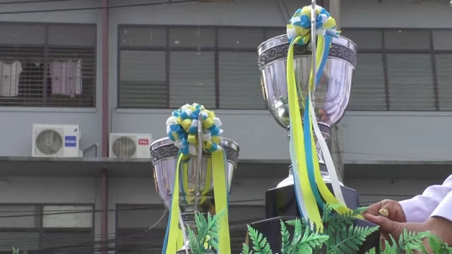 จัดงานประเพณีแข่งขันเรือยาวเข้าพรรษาชิงถ้วยพระราชทาน (มีคลิป)