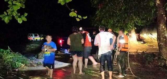 น้ำป่าทะลักท่วมอุทยานฯ ถ้ำปลาหนักสุดในรอบ 10 ปี