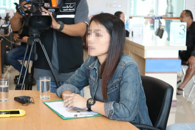 โกลาหลเหยื่อสาวแก๊งกระชากหัวอุ้มค่าไถ่บุกห้องผู้ว่ากาฬสินธุ์(มีคลิป)