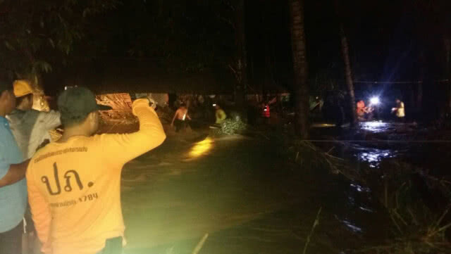 น้ำป่าทะลักท่วมอุทยานฯ ถ้ำปลาหนักสุดในรอบ 10 ปี