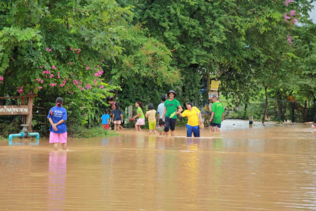 ปภ.เฝ้าระวังน้ำป่า "อ.นครไทย" ฝนยังตกต่อเนื่อง (มีคลิป)