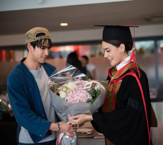 "ณเดชน์" แจงดราม่าใส่"ม่อฮ่อม"ไปร่วมงานรับปริญญา "คิมเบอร์ลี่"