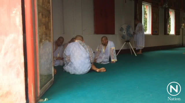 พลทหาร 9 นาย บวชอุทิศส่วนกุศลให้น.ต.สมาน - เจ้าแม่นางนอน