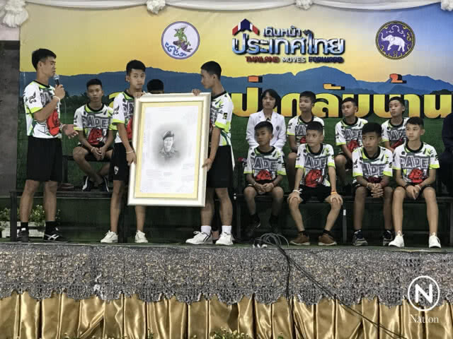 "11 หมูป่า" เตรียมบวชให้ "น.ต.สมาน"