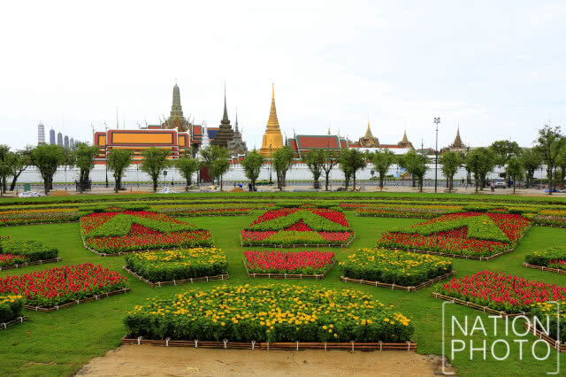 สมพระเกียรติ! ปรับภูมิทัศน์ท้องสนามหลวงเตรียมงานวันเฉลิมพระชนมพรรษาสมเด็จพระเจ้าอยู่หัว (ชมภาพชุด)