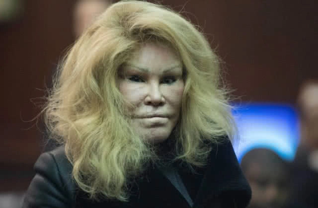 เศรษฐีนีอเมริกันล้มละลาย! จากมีเงิน 2 พันล้านดอลล์ เหลือในบัญชี 0 บาท