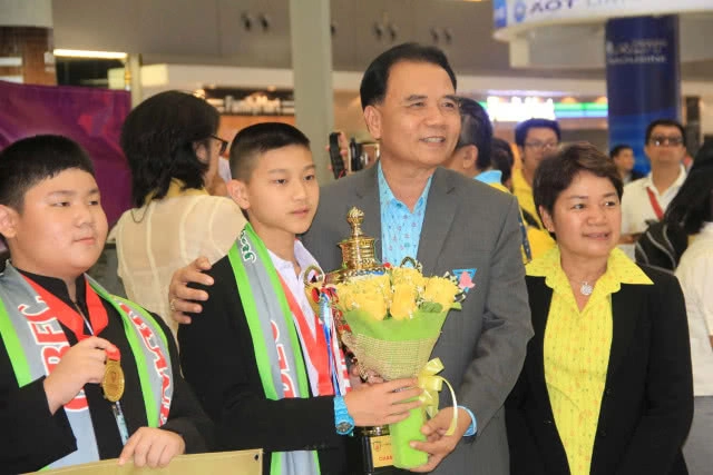 ต้อนรับนักเรียนไทยคว้า 15 รางวัลแข่งคณิตศาสตร์โลก