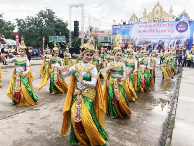 คึกคัก!! งานทุเรียนภูเขาไฟลูกสุดท้ายชายแดนขุนหาญ