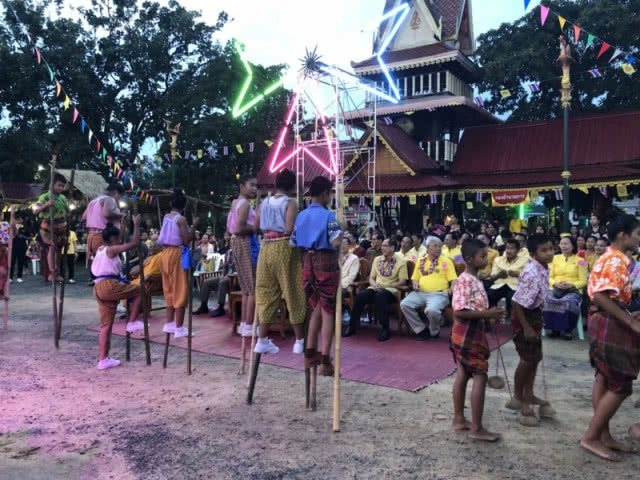 "ศรีสะเกษ" เปิดเที่ยวงานวัด 55 เมืองรอง นักท่องเที่ยวแห่ร่วมกันคึกคัก