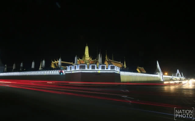 ประดับไฟรอบพระบรมมหาราชวัง สว่างไสวสวยงามมาก