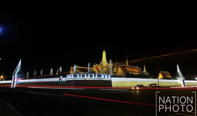 ประดับไฟรอบพระบรมมหาราชวัง สว่างไสวสวยงามมาก