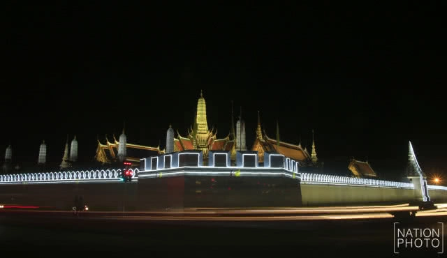 ประดับไฟรอบพระบรมมหาราชวัง สว่างไสวสวยงามมาก