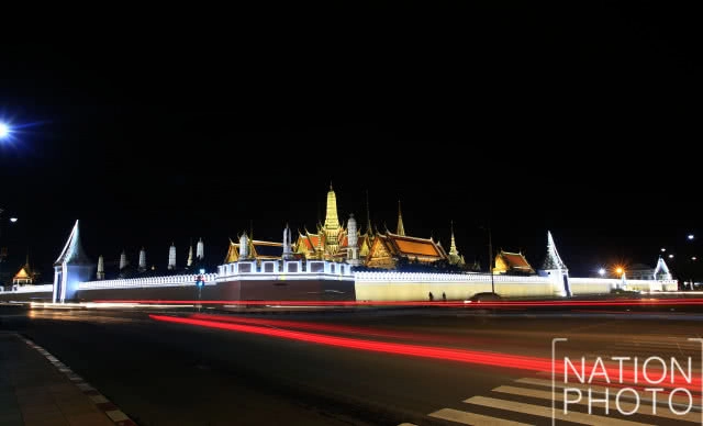 ประดับไฟรอบพระบรมมหาราชวัง สว่างไสวสวยงามมาก
