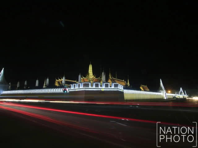 ประดับไฟรอบพระบรมมหาราชวัง สว่างไสวสวยงามมาก