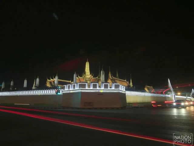 ประดับไฟรอบพระบรมมหาราชวัง สว่างไสวสวยงามมาก