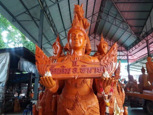เทียนพรรษาจ่าแซมเสร็จแล้ว!! พร้อมโชว์งานแห่เทียนพรรษา