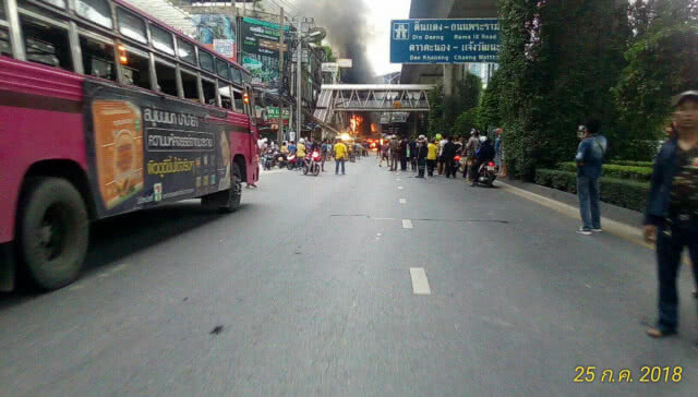 ไฟไหม้รถเมล์ปรับอากาศ สาย 48 ย่านปากซอยสุขุมวิท 95 วอดทั้งคัน(มีคลิป)