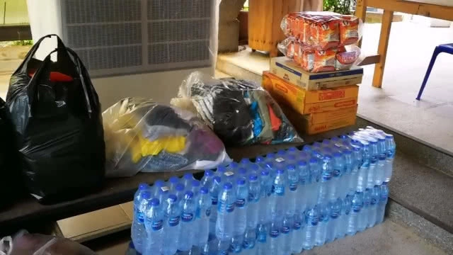 ธารน้ำใจหลั่งไหลช่วยเหลือพี่น้อง สปป.ลาว