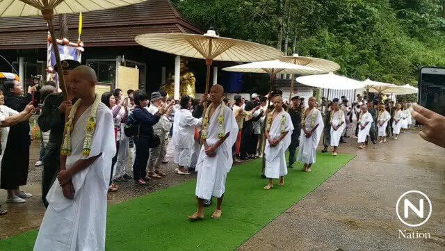 "หมอภาคย์-ภรรยานาวาตรีสมาน" ร่วมบวชทีมหมูป่า