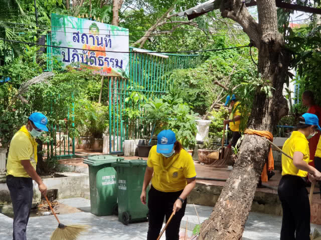 "พาณิชย์ ... เราทำความดีด้วยหัวใจ อาสาพาเข้าวัด รักษ์สะอาด"