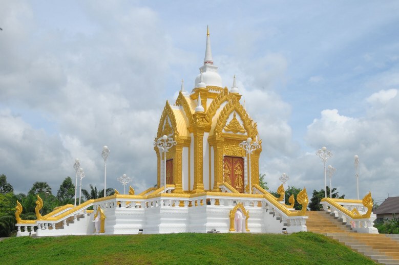 ขนอม...ห้อมล้อมด้วย"ธรรมชาติ-วัฒนธรรม"