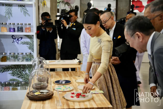 พระเจ้าหลานเธอ พระองค์เจ้าสิริวัณณวรี เสด็จเปิดนิทรรศการ ณ หอศิลป์ร่วมสมัยราชดำเนิน