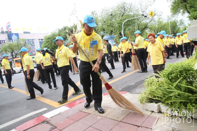 ผบ.ทบ. เปิดกิจกรรมจิตอาสา "เราทำความ ดี ด้วยหัวใจ"
