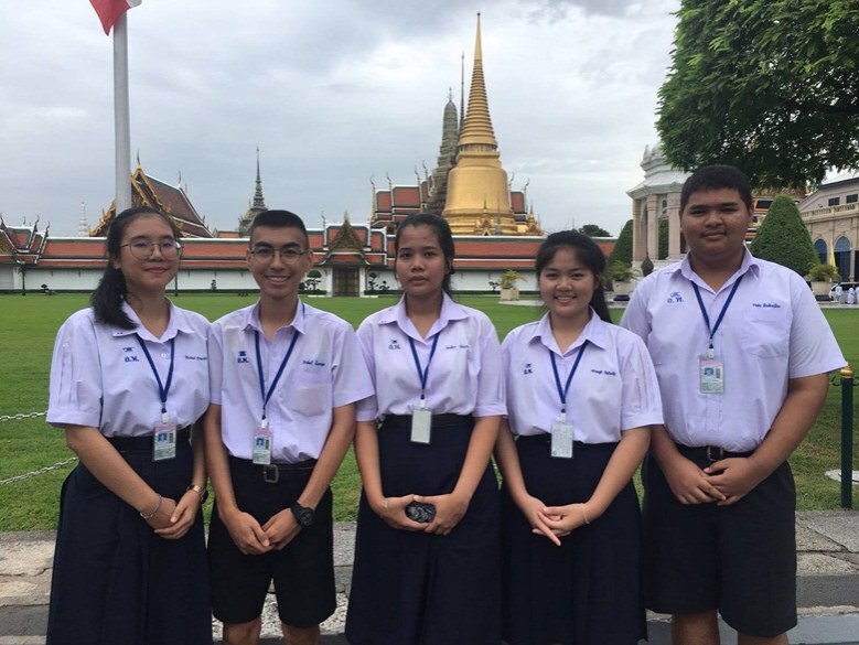 นักเรียนทุนพระราชทานซาบซึ้งในพระมหากรุณาธิคุณในหลวง ร.10
