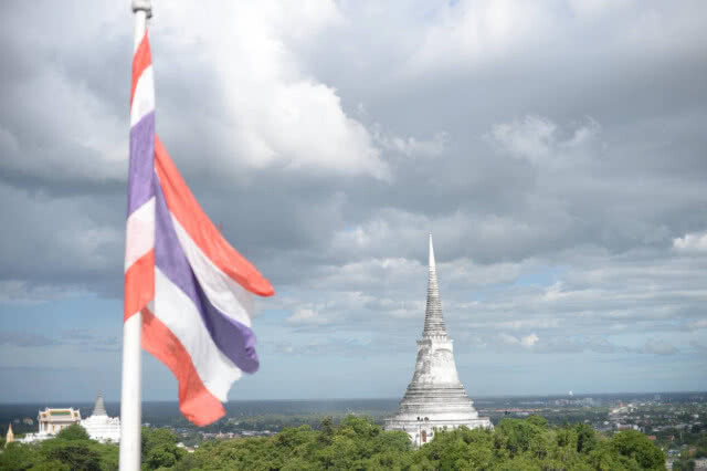 วังเก่าที่น่าหลงไหล ต้องเทใจให้ "เขาวังเพชรบุรี"