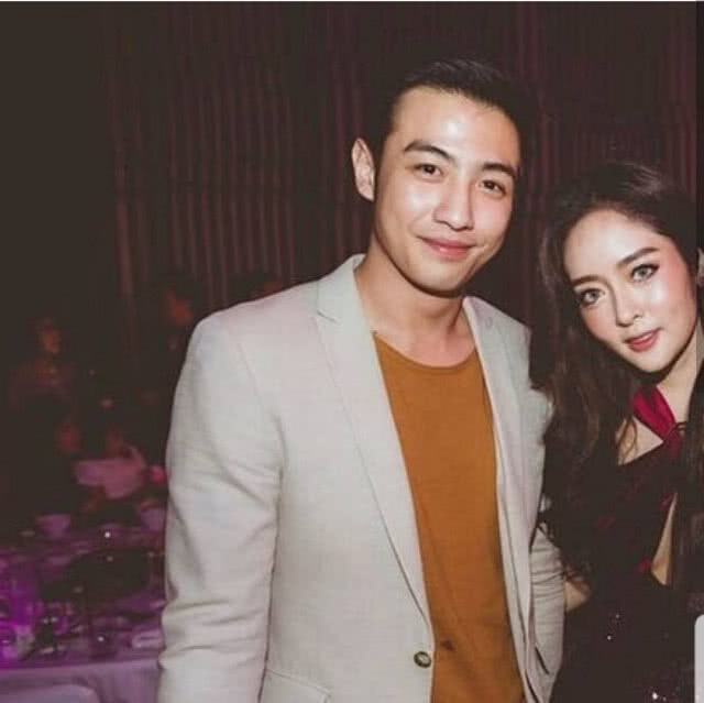 รักสั่นคลอน? "แก้มบุ๋ม" โพสต์ระบายเรื่องงี่เง่าผ่านไอจี
